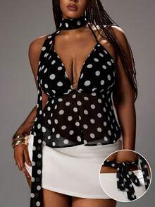 Rustia Camiseta Regata Sexy com Decote Halter e Estampa de Bolinhas para Mulheres Plus Size - Preto e Branco - Visão 1