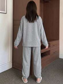 DAZY 極簡小愛心圖案印花保暖內裡針織運動衫居家服睡衣套裝 - 深灰色 - 查看 6