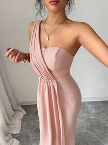SHEIN Elenzya 优雅浪漫精致女士连衣裙，不对称领口抹胸设计，收腰剪裁，鱼尾裙摆，珍珠装饰，适合派对和聚会场合。 - 珊瑚粉 - 查看 3