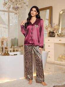 LuxeNights Set Piyama Wanita Motif Leopard dengan Trim Kontras Mewah Ringan - Merah - View 3