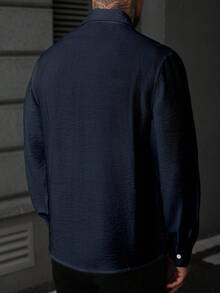 Manfinity CasualCool 男士休閒微紋理單排扣牛仔襯衫，儀式感 - 藏蓝色 - 查看 2