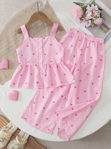 SHEIN Elladie kids 春夏女童/幼女2件套套裝，粉色與白色條紋愛心印花吊帶上衣 + 寬腿長褲，方領吊帶設計適合夏季，胸前鈕扣裝飾增添細節，荷葉邊下擺剪裁營造俏皮活潑感；亮粉色與白色條紋搭配愛心印花，充滿活力與甜美，整體清新活潑風格，適合日常出遊、遊樂園、派對、親子活動等 - 粉色 - 查看 6