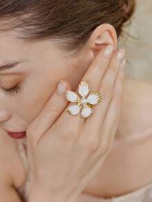Opalesca A Fashionable Flower Lady's Elegant Ring,Premium/Elegant/Classy/Dailywear/Minimalist,Pearl/Crystal,Engagement/Wedding/Promise,Summer/Beach/Prom/Party/Holiday/Vacation,For Mom/Women/Girl/Mother,Bride,Fairycore/Mermaid Core - Gold - View 7