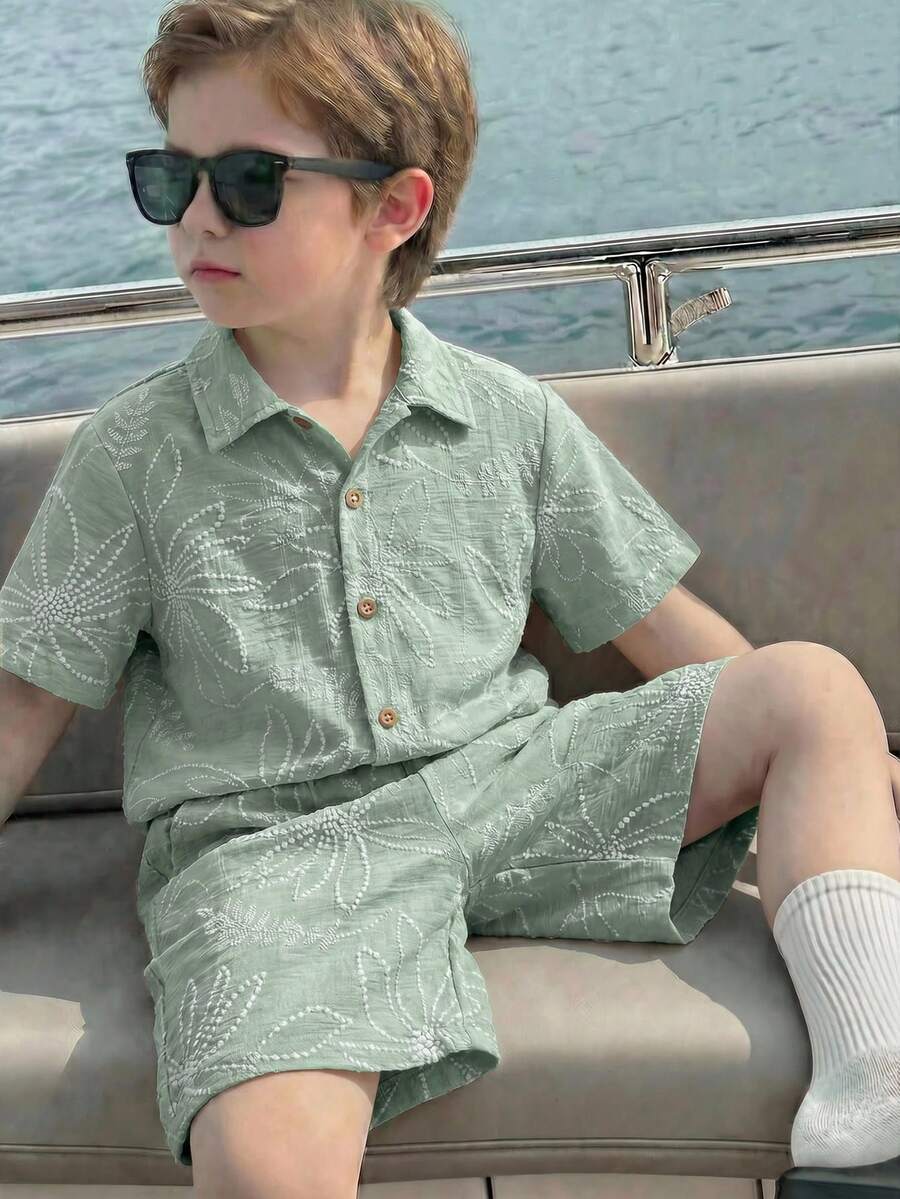 SHEIN 2件/組兒童青少年男孩夏季休閒度假襯衫短褲套裝,度假穿搭,男孩夏季套裝 - 綠色 - 查看 1