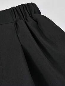 SHEIN XT26211 Bộ 2 món áo gile & quần short thường ngày phong cách Old Money mùa hè cho thanh thiếu niên, trang phục đi chơi thoải mái phù hợp mặc đi làm hàng ngày và đi nghỉ lễ - Đen và trắng - Xem 9