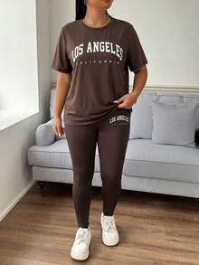 SHEIN EZwear 2件套加大码巧克力棕色字母印花T恤和打底裤 - 巧克力棕 - 查看 3
