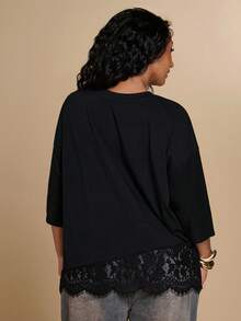SHEIN BAE CURVE Áo thun nữ cỡ lớn màu đen phối ren, cổ tròn, vai rớt - màu đen - Xem 2