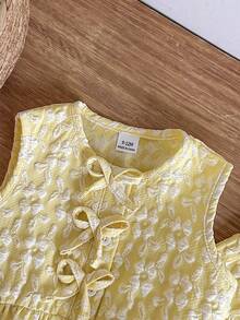 SHEIN 2件組嬰兒/新生女嬰春季清新淡黃色3D提花套裝，蝴蝶結荷葉邊背心上衣 + 寬腿長褲，甜美溫柔風，親膚舒適，百搭適用於生日派對、日常穿著與外出 - 黃色 - 查看 8