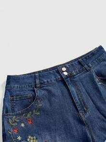 ROMWE Fairycore Plus Size Women's Casual Versatile Daily Denim Shorts With Pocket, Button And Floral Embroidery Pattern - Blue - View 3