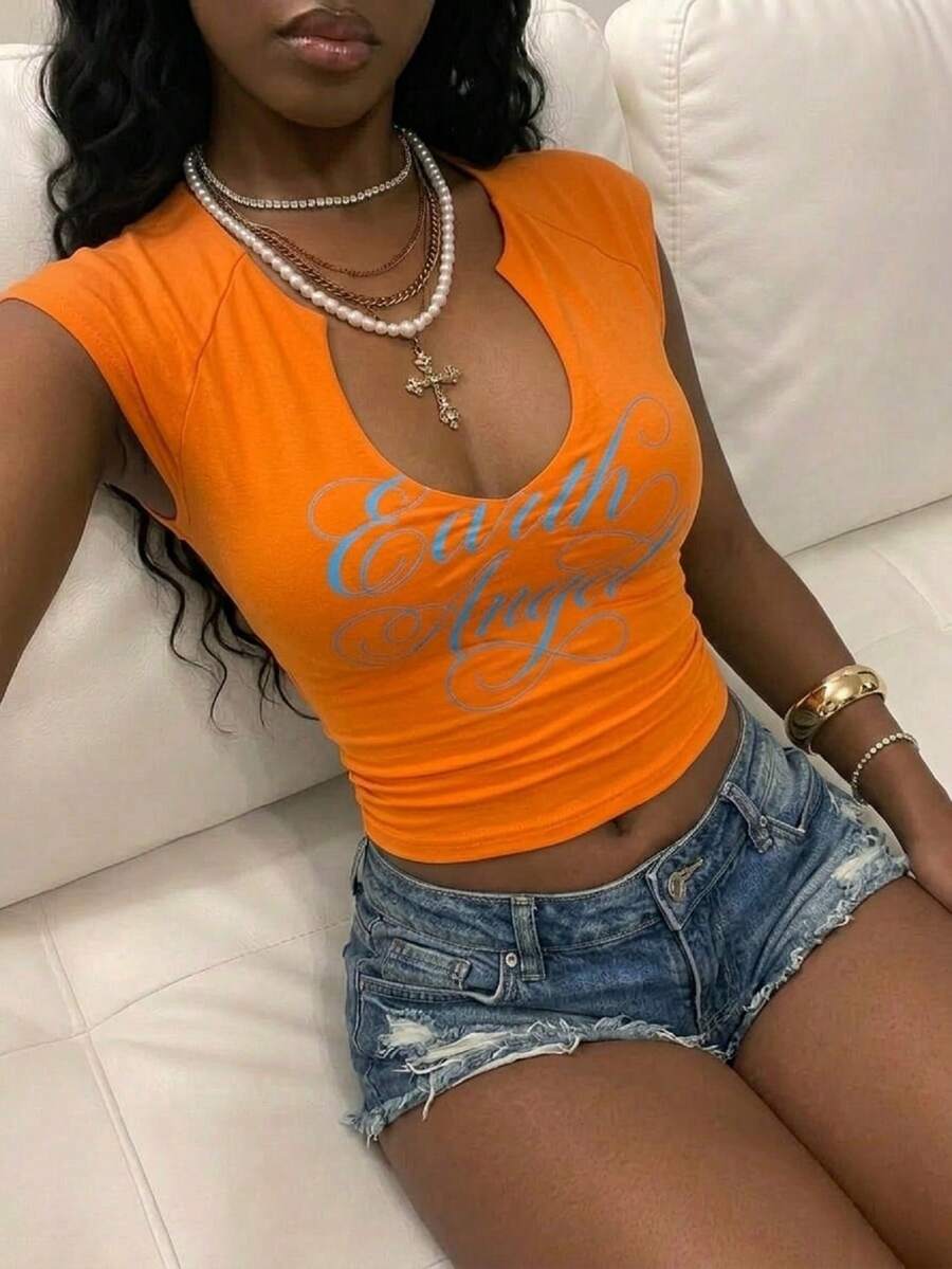 Fiercella Fiercella 女士白色V领波浪字母印花弹力修身舒适街头朋克摇滚T恤,适合海滩度假、音乐节等场合 - 橘色 - 查看 1