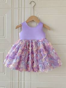 SHEIN Glamorique Kids 女嬰無袖公主洋裝，淡紫色緞面上身搭配彩色3D花朵刺繡裙襬，背面附可拆式大蝴蝶結，適合1歲生日派對、生日慶祝、婚禮花童、家庭聚會、日常出遊、拍照、度假、畢業舞會 - 紫色 - 查看 11