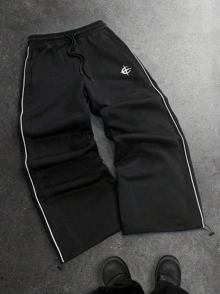 STYNVO Young Men's Casual Street Style Embroidered Badge Sweatpants, Style Wide Leg - Black - View 1