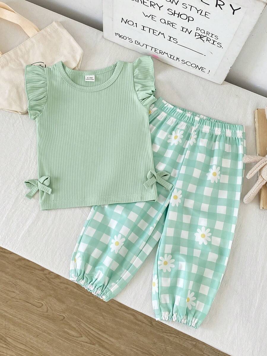 SHEIN Playful Pals Conjunto de 2 piezas/Set para bebé niña pequeña con camiseta de cuello redondo acanalado, manga corta y manga de mariposa & pantalones largos estampados, ropa para bebé niña, conjunto para bebé, top para bebé, fiesta, vacaciones, floral, flores, estilo pastoral, adecuado para verano - verde menta - Ver 1