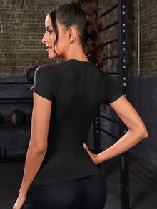 SHEIN Sports Women's Solid Color Minimalist Versatile Short Sleeve Seamless Sports T-Shirt - Black - View 2