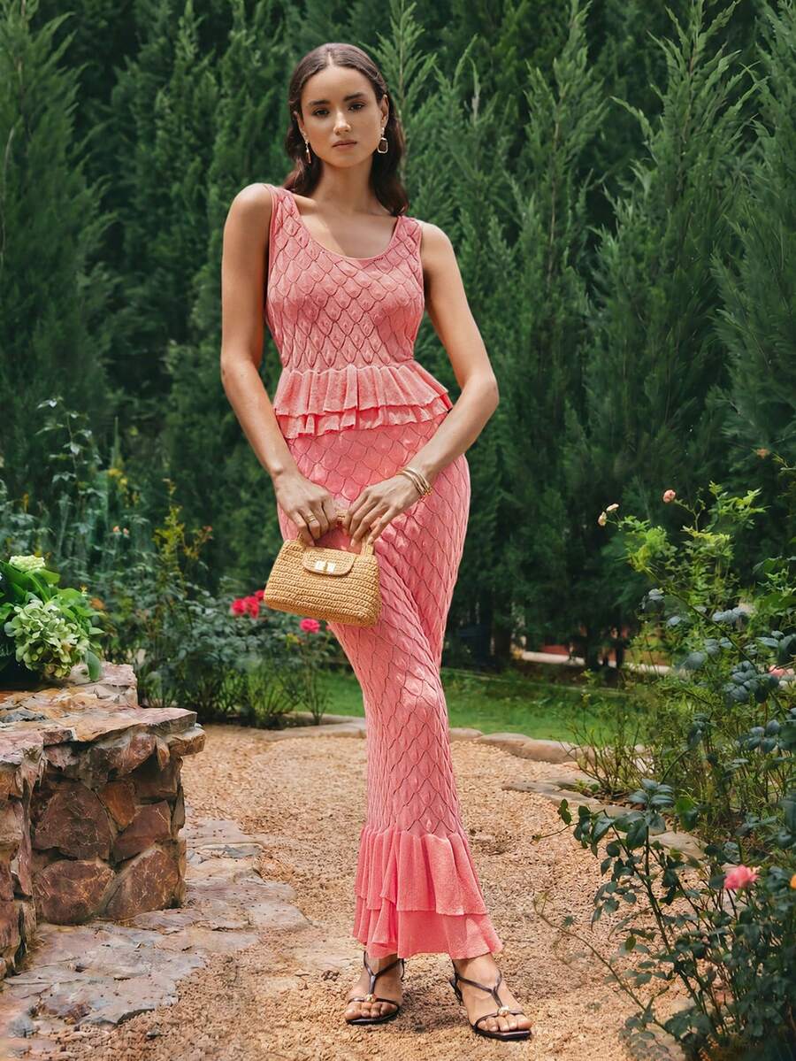 VOLUPTÉ CURVE Plus Size Summer Pink Knit Round Neck Sleeveless High Waist Bodycon Ruffle Hollow Edge Fashionable Two Piece Set For Wedding Guest Brunch