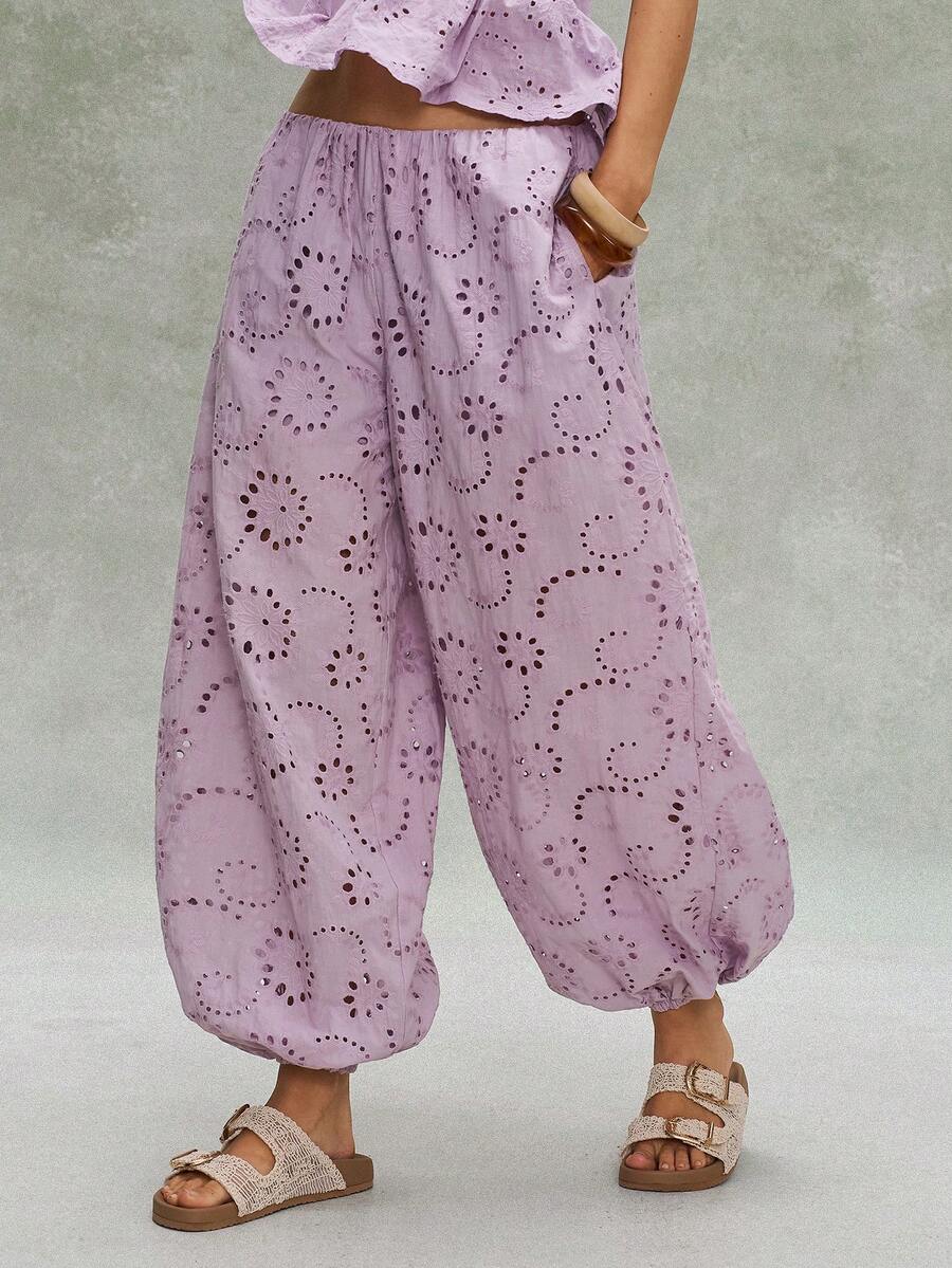 Bohemela Celana Panjang Wanita Polos Motif Bunga Berongga dengan Pinggang Elastis dan Saku, Model Longgar dengan Manset. - Dusty Purple - View 1