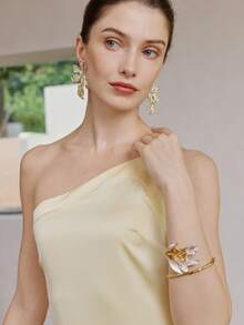 Opalesca A Pair Of Fashionable Personalized Flower Women's Earrings,Premium/Elegant/Classy/Dailywear/Minimalist,Pearl/Crystal,Engagement/Wedding/Promise,Summer/Beach/Prom/Party/Holiday/Vacation,For Mom/Women/Girl/Mother,Bride,Fairycore/Mermaid Core - Gold - View 9