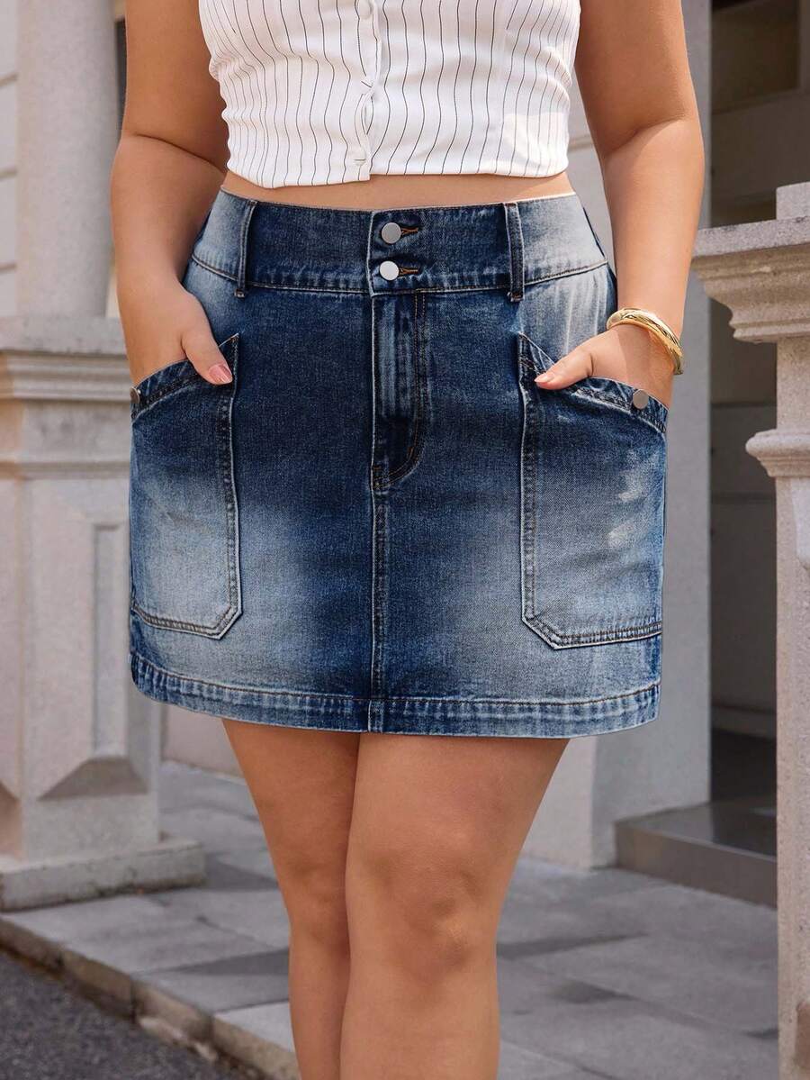 SHEIN Essnce 大尺碼女款時尚百搭口袋鈕扣牛仔迷你裙 - 藍色 - 查看 1