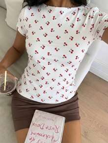 CovetEZ Camiseta ajustada de mujer estilo casual de vacaciones de verano con estampado de cerezas en todo el diseño - Multicolor - Ver 3