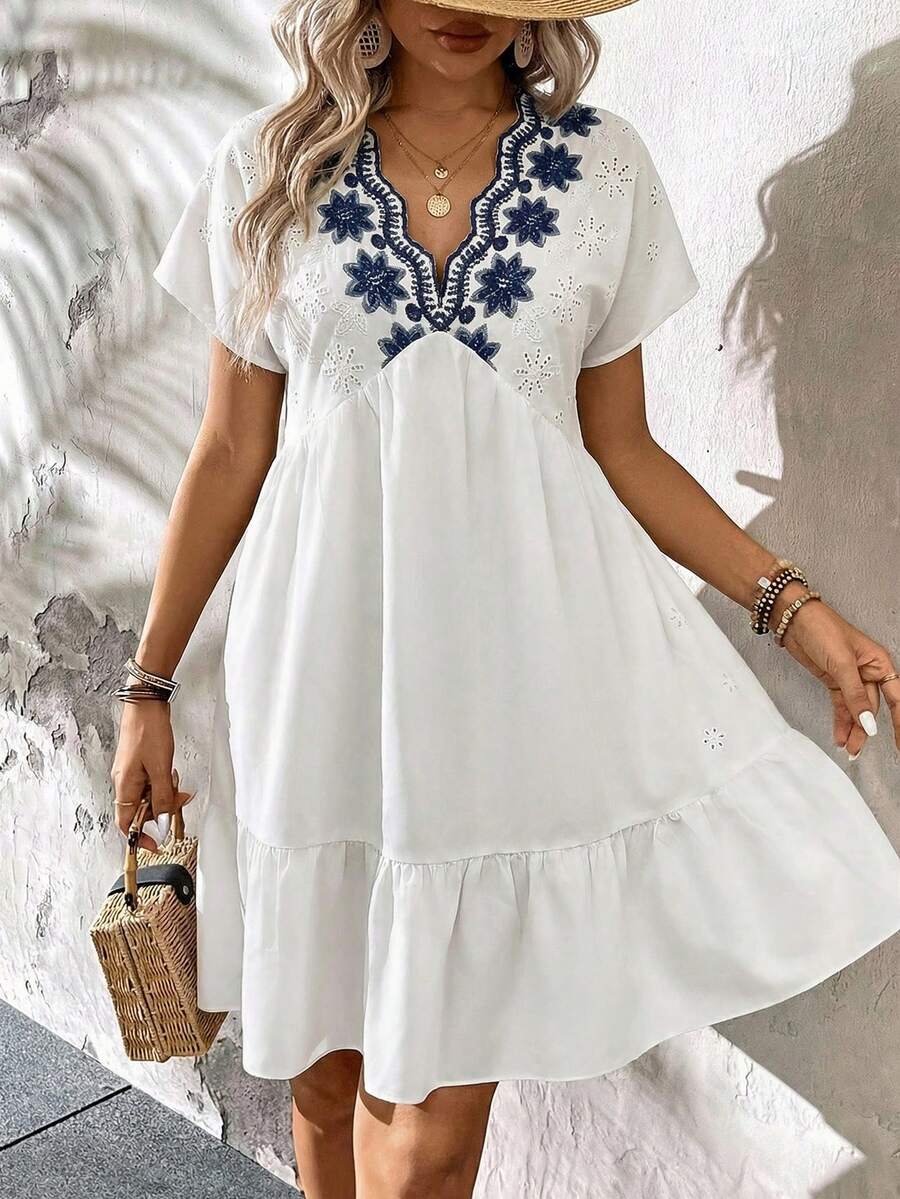 SHEIN LUNE 大码复古短袖休闲荷叶边碎花印花夏季度假连衣裙 - 白色 - 查看 1