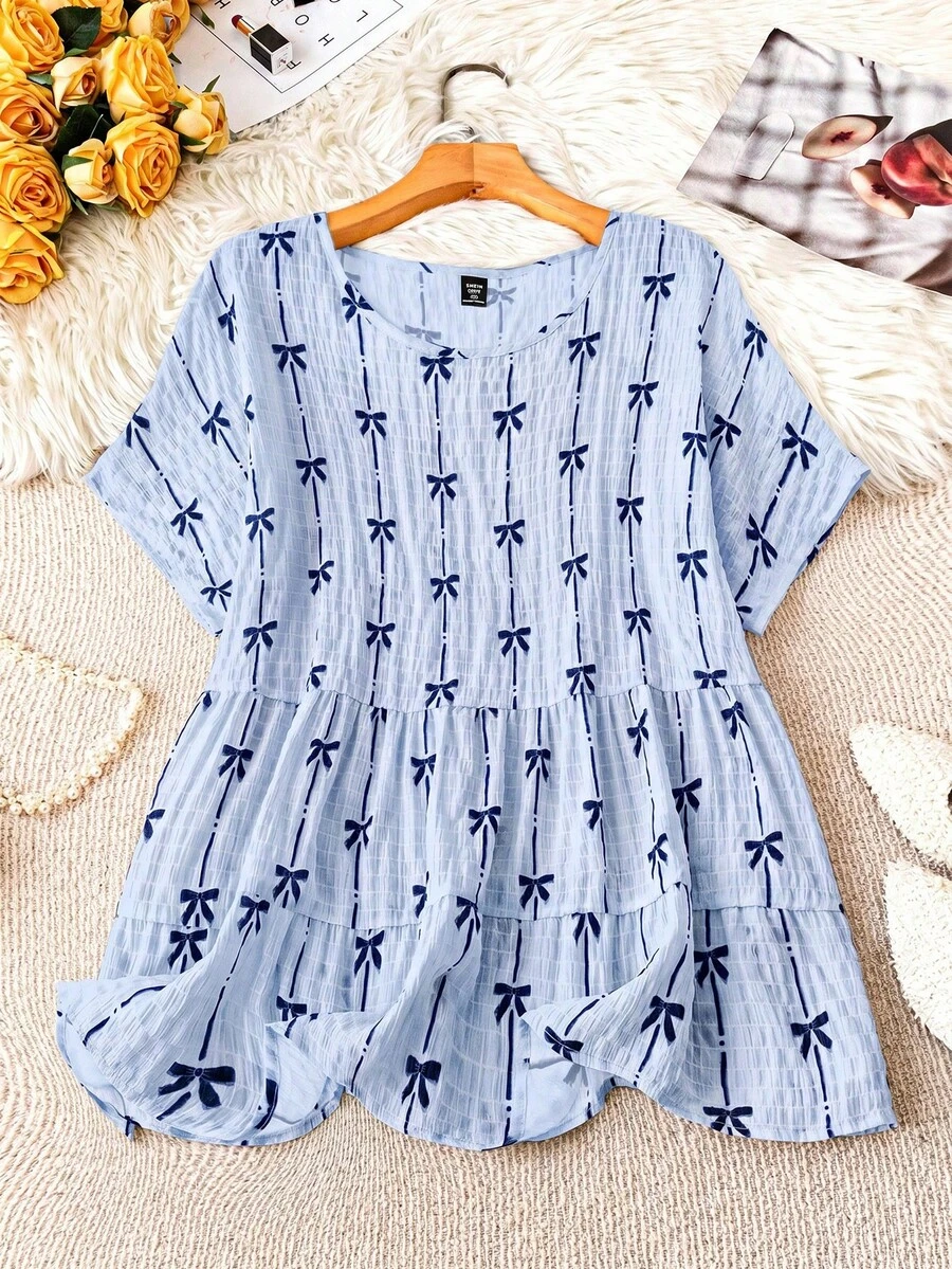 SHEIN LUNE 大码女式圆领蝴蝶结印花荷叶边休闲百搭日常上衣，最新款女式上衣，Yk2k女式上衣，印花层叠上衣，蝴蝶结印花上衣 - 藍色 - 查看 1