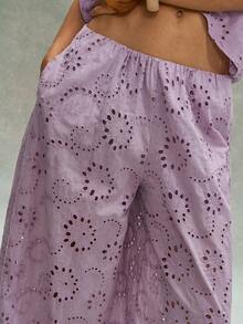 Bohemela Celana Panjang Wanita Polos Motif Bunga Berongga dengan Pinggang Elastis dan Saku, Model Longgar dengan Manset. - Dusty Purple - View 3