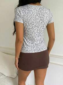 CovetEZ Casual Simple Grey Leopard Print Pattern Women's Casual T-Shirt Suitable For Summer - Multicolor - View 2