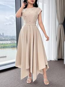 SHEIN PETITE CURVE Robe d'été élégante avec décoration de strass asymétrique pour femmes grandes tailles, robe mi-longue beige, robe mi-longue gracieuse, robe d'été, robe mi-longeur thé - Kaki - Voir 8