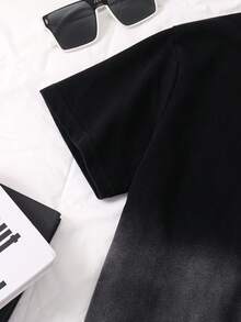 SHEIN 男童(大碼)街頭風休閒雪花紮染圓領短袖T恤與短褲2件組，夏季套裝，優雅穿搭，適合外出、度假、觀光、拍照，2026春夏新款時尚，日常、校園及其他場合 - 灰色 - 查看 7