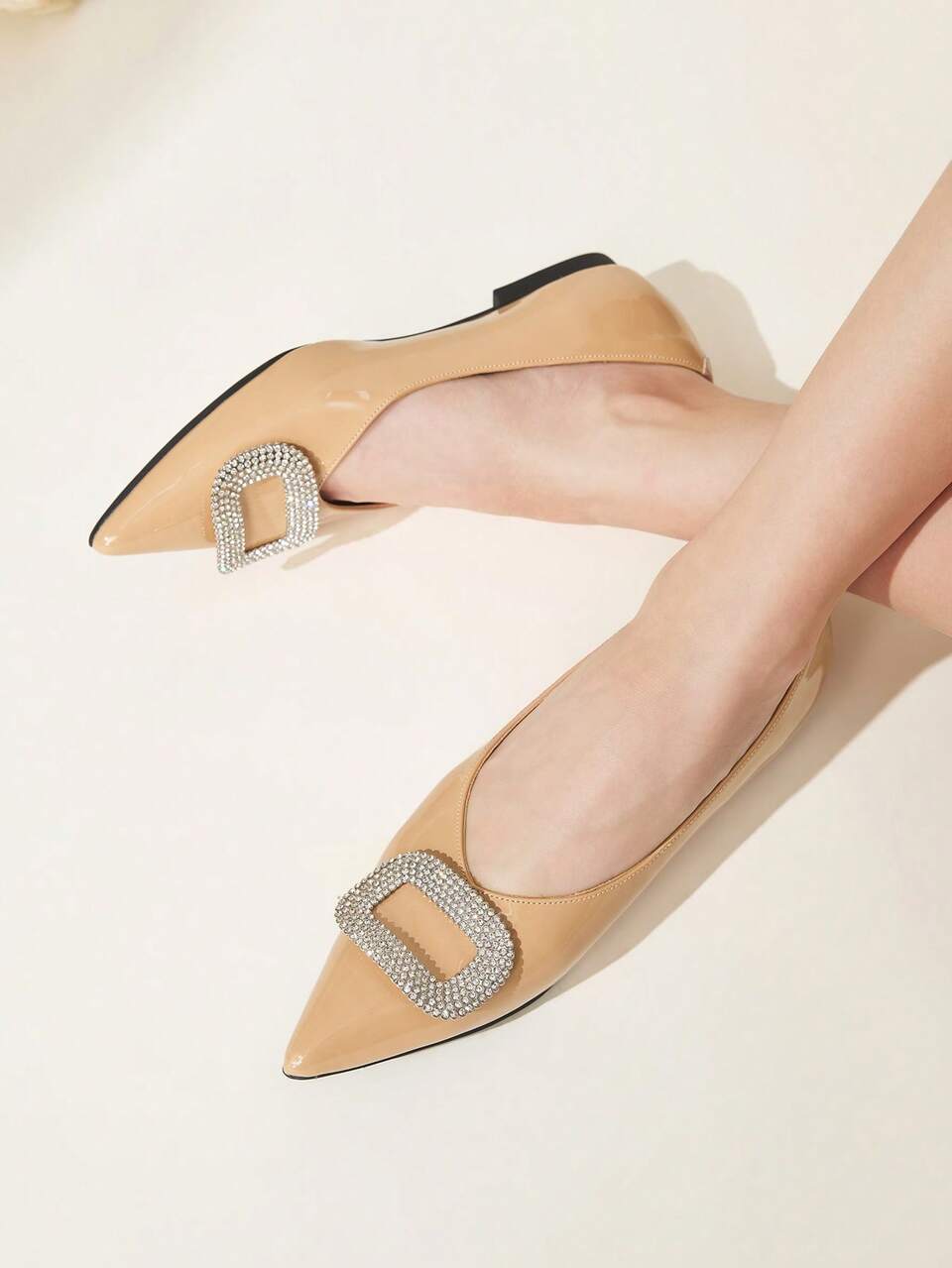 CUCCOO CHICEST 2026 New Versatile Rhinestone Shoes Women's Spring And Autumn Sparkling Diamond Buckle Elegant Low Vamp Pointed Tip Not Tired Feet Flat Shoes