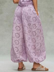 Bohemela Celana Panjang Wanita Polos Motif Bunga Berongga dengan Pinggang Elastis dan Saku, Model Longgar dengan Manset. - Dusty Purple - View 4