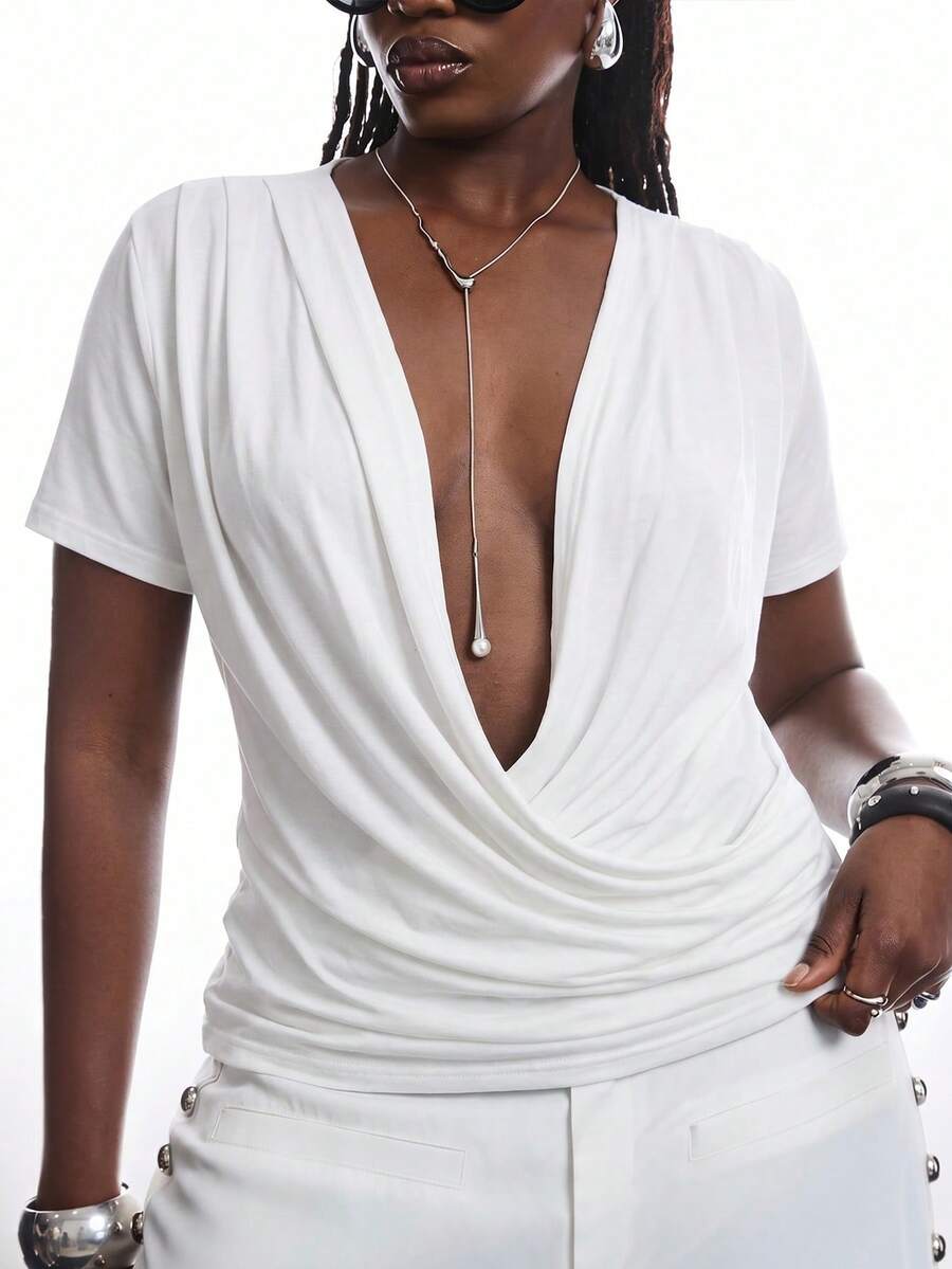 SHEIN EZwear 白色春夏素色V領性感休閒前衛大尺碼細肩帶背心上衣 - 白色 - 查看 1