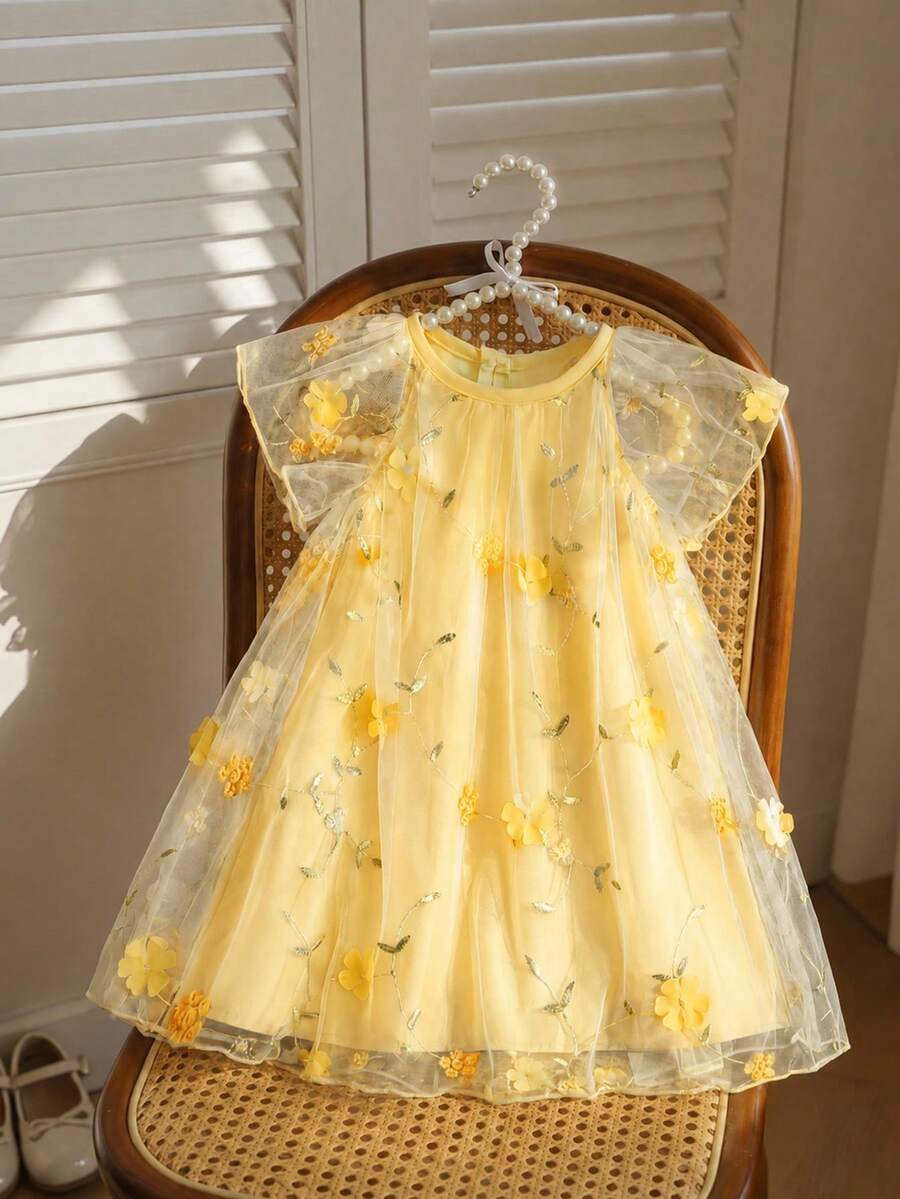 SHEIN 女嬰夏季分層網紗花卉刺繡荷葉邊袖洋裝,甜美優雅公主裙,適合度假與派對 - 黃色 - 查看 1