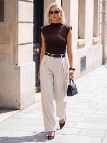 SHEIN PETITE Áo kiểu dáng thanh lịch màu nâu, không tay, có đệm vai, thích hợp cho mùa xuân/hè, đa năng, phù hợp cho cả công sở và những dịp thường ngày, mang phong cách cổ điển. - màu nâu - Xem 12