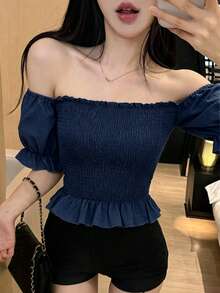 DAZY 春夏仿牛仔辣妹音樂節露肩平口式抓皺腰身襯衫休閒度假優雅荷葉邊拼接短袖女上衣 - 藏蓝色 - 查看 5