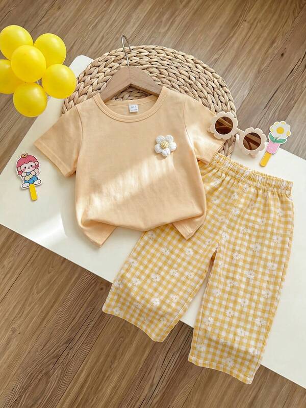 SHEIN Playful Pals Conjunto Casual de Camiseta de Manga Curta com Decoração Floral 3D e Calça Xadrez para Menina Bebê