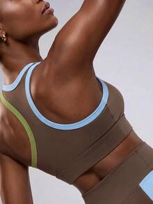 Zivah Bộ đồ thể thao nữ gồm áo tank top dáng ngắn ôm sát viền và quần short - màu nâu - Xem 9