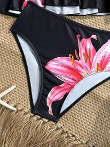 SHEIN Conjunto de traje de baño tankini para niñas preadolescentes, nuevo para verano, vacaciones en la playa, estampado floral, cuello halter con volantes - Negro - Ver 5