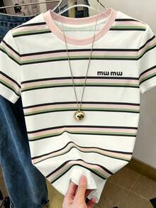 Resyla Kaos Wanita Lengan Pendek Berkerah Bulat Motif Garis-Garis Patchwork dengan Cetakan Huruf, Kasual dan Serbaguna untuk Pemakaian Sehari-hari - Putih - View 3
