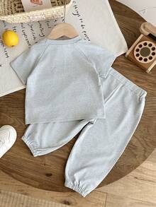 SHEIN 女嬰 2件/套 春季女童休閒運動日常風格 寬鬆刺繡裝飾套裝，短澎袖圓領上衣&條紋裝飾長褲 - 灰色 - 查看 2