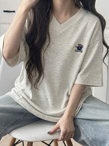 DAZY Women's Loose Fit V-Neck T-Shirt With Bear Print - Light Grey - View 11