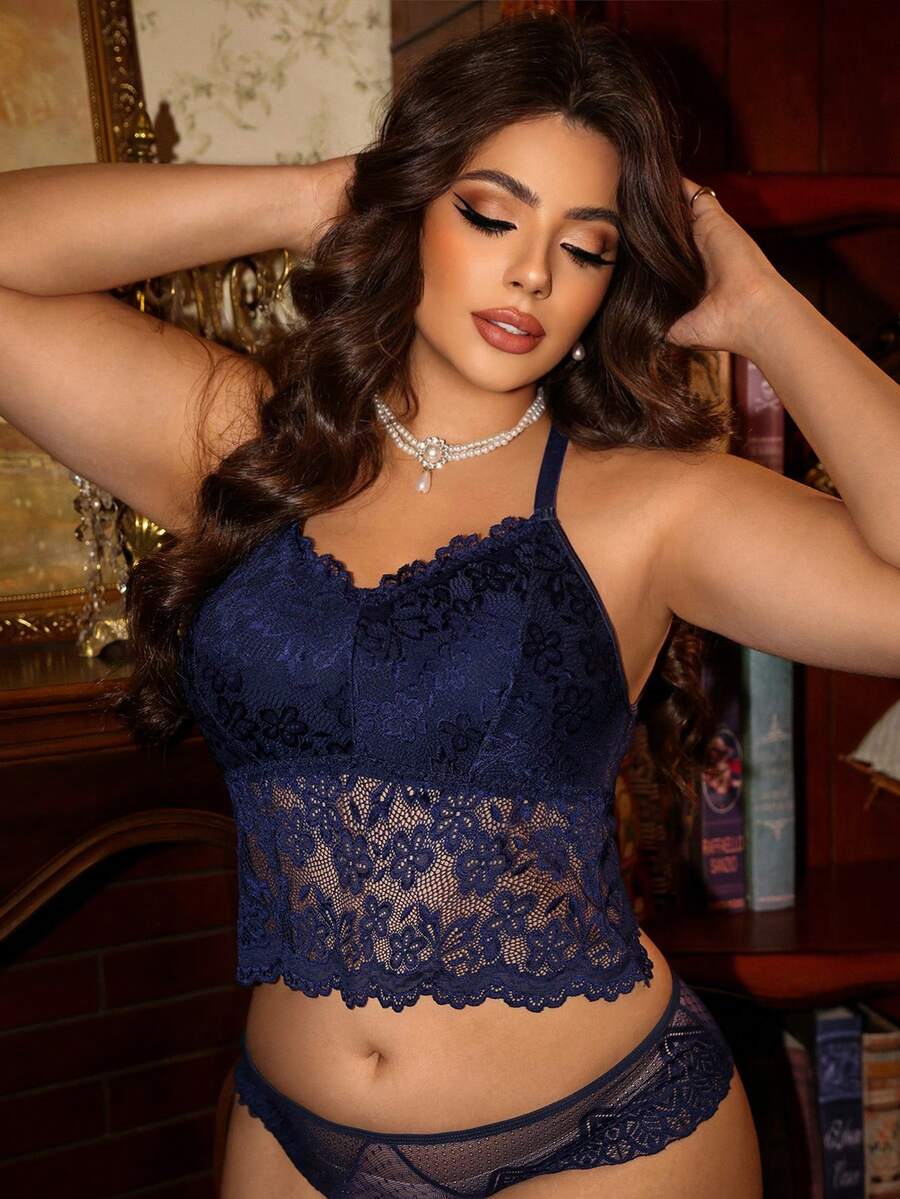 Divavoom حمالة صدر بدون أسلاك من سلسلة كلاسيكية بمقاسات كبيرة مع رقعات دانتيل وحمالات كتف متقاطعة للعب الأدوار في الصيف - أزرق بحري - مشاهدة 1
