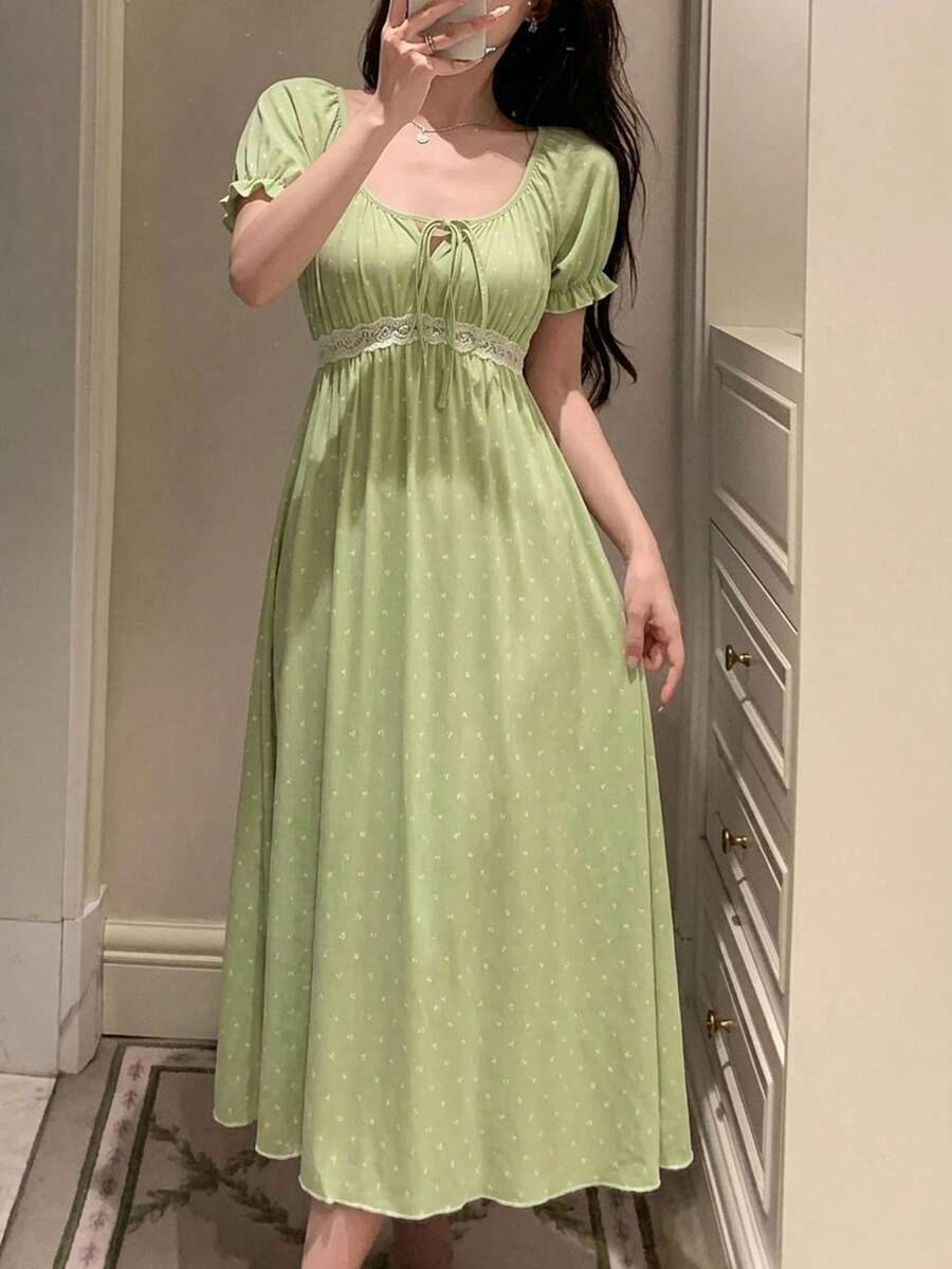 DAZY 法式碎花抓皺抽繩蕾絲拼接收腰長版女款睡袍 - 淺藍色 - 查看 1
