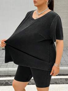 SHEIN CURVE+ 2件組休閒柔軟極簡深綠色圖案大尺碼女款短袖T恤與短褲套裝，適合夏季戶外居家健身穿著 - 黑色 - 查看 9