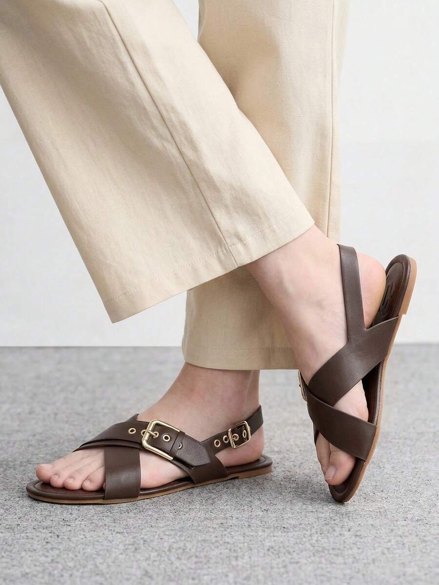 CUCCOO BIZCHIC 女士休闲时尚度假搭扣交叉绑带露趾纯色平底凉鞋 - 棕色 - 查看 1