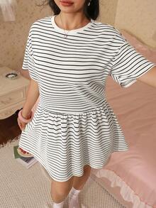 CovetEZ Spring/Summer New Black And White Striped Knit Loose Casual Plus Size Babydoll Dress Vacation - Black and White - View 3