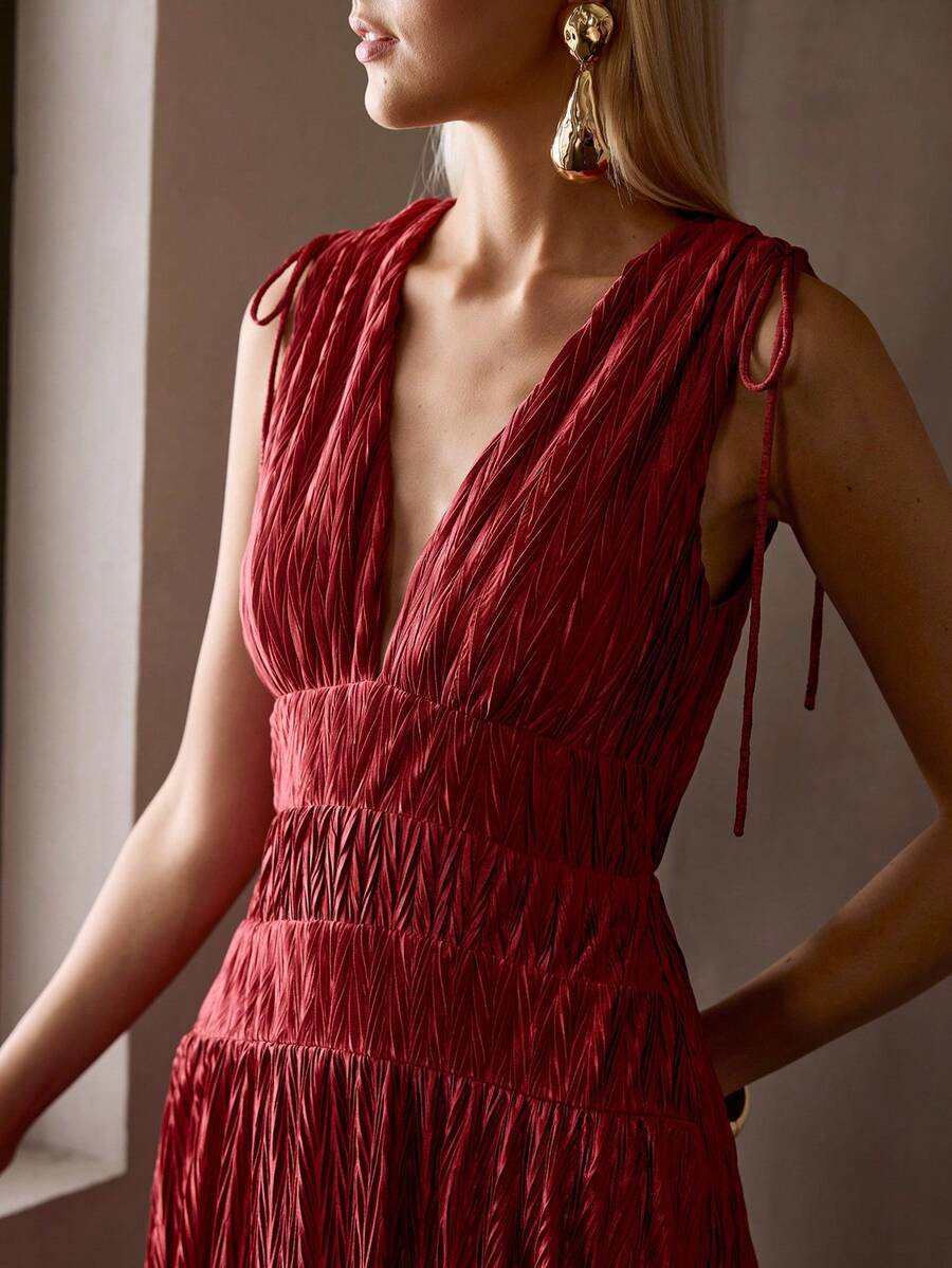 MOTF PREMIUM WOMEN'S SOLID COLOR TEXTURED FABRIC PLEATED KNOT SLEEVELESS FITTED WAIST DRESS - Red - View 2