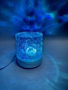 1PC C-Shaped Round Night Light Crystal Lamp, Creative Bedside Lamp With Rotating Water Wave Effect, Flame Atmosphere Light, 16-Color Diamond Effect, Remote Control, RGB Rotating Water Ripple Design, Suitable For Children's Room, Bedroom, Corridor - اسطوانة المياه تموج المحيطة ضوء USB المكونات في نموذج - مشاهدة 10