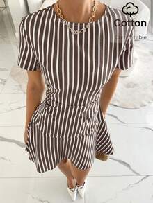 Siren Gaze Gaun Mini Wanita Motif Garis-Garis Leher Bulat Lengan Pendek Pinggang Tinggi Model A-Line - Coklat - View 6