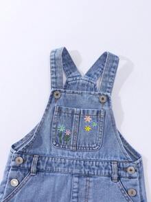 SHEIN Young Girls Light Blue Denim Overall Shorts,Cute Flower Embroidery Ripped Distressed Cuffed Loose A-Line Fit,Summer Casual Versatile Daily Wear - Light Wash - View 6